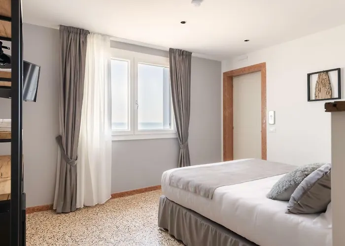 Sea Tower Torre Telemetrica Venetië-Lido