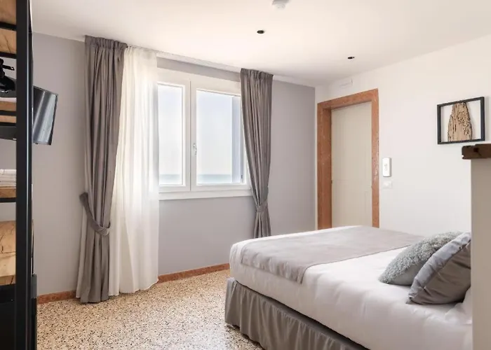 Pensionat Sea Tower Torre Telemetrica 4*