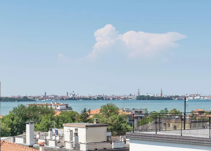 Pensionat Sea Tower Torre Telemetrica Venedig-Lido